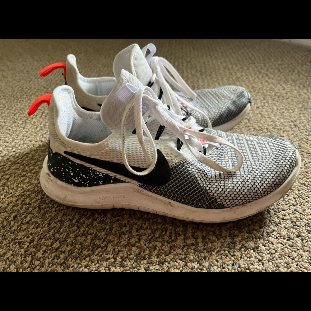 women’s nike sneakers